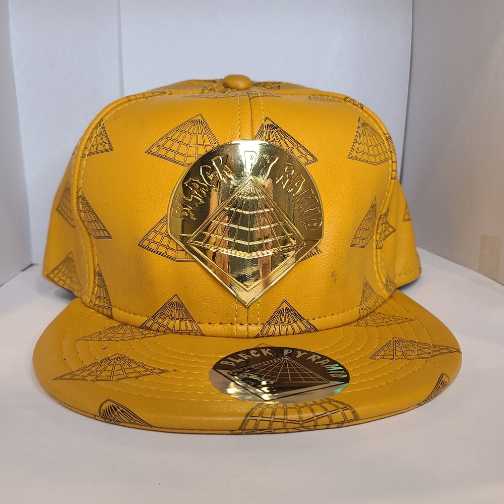 Black Pyramid Snapback